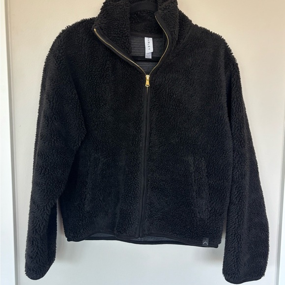 Varley Jackets & Blazers - Varley Black Furry Fleece Jacket with Gold Zipper Small